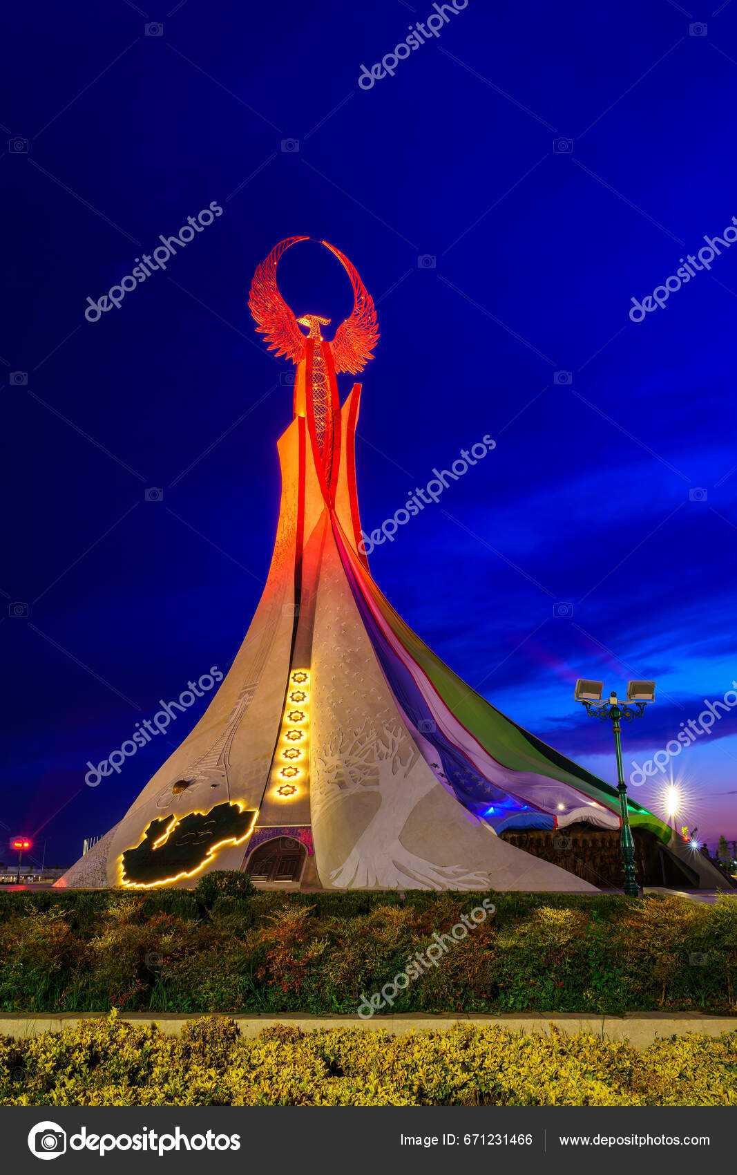 Uzbekistan Tashkent August 2023 Illuminated Monument Independence Form