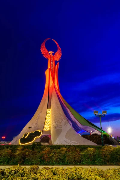 우즈베키스탄 타스켄트 2023년 15일 여름철 우즈베키스탄 공원에서 기념물 — 스톡 사진