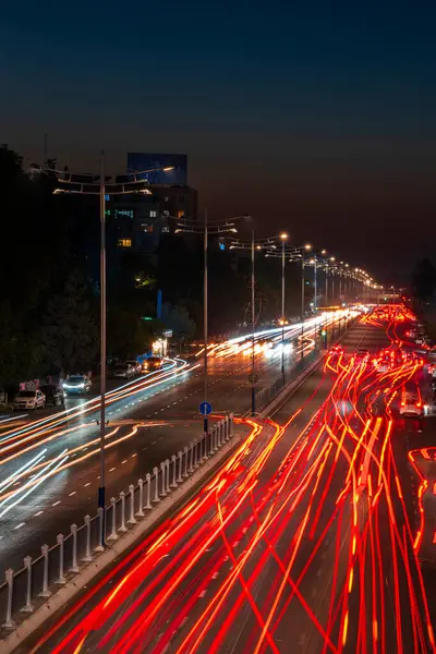 Otobanda Hareket Halindeki Araba Farları Geceleri Şehrin Sokak Lambaları Bulanık Telifsiz Stok Imajlar