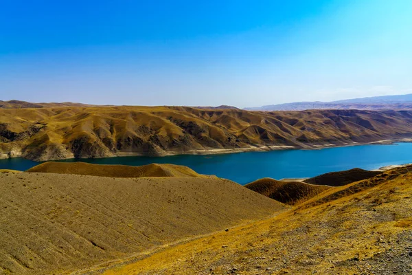 Uma Parte Deserta Reserva Natural Zaamin Uzbuquistão Dia Ensolarado Verão Fotos De Bancos De Imagens Sem Royalties