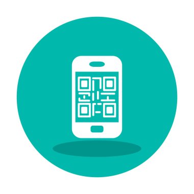 Akıllı telefon ekranındaki qr kodu beyaz arkaplanda izole edilmiş