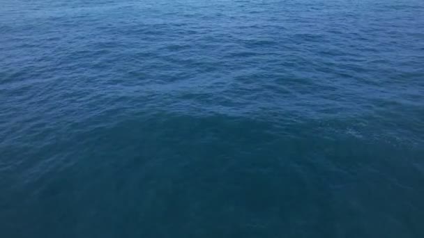 Luchtopname Van Zeeoppervlak Water Textuur Achtergrond Zon Reflecties Luchtvaart Drone — Stockvideo