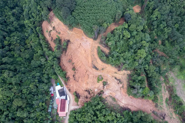 Deslizamento Montanha Uma Área Ambientalmente Perigosa Drone Aproxima Deslizamento Terra — Fotografia de Stock