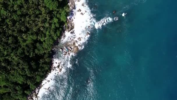 Vistas Los Drones Montañas Tropicales Cerca Del Mar Paisaje Increíble — Vídeos de Stock