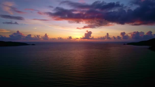 Niesamowite Ciemne Morze Powierzchnia Piękna Fala Niesamowite Światło Zmierzch Niebo — Wideo stockowe