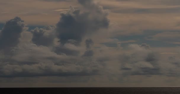 Дивовижні Темні Хмари Фоні Неба Заходу Сонця — стокове відео