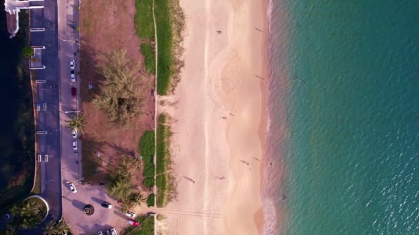 Olas Rompiendo Playa Vista Superior Vista Aérea Olas Mar Increíble — Vídeos de Stock