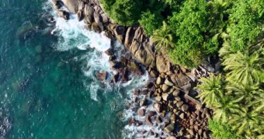 Muhteşem deniz kıyısı güzel deniz, güzel Phuket Adası Tayland 'daki Tropikal okyanus manzarası