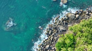 Muhteşem deniz kıyısı güzel deniz, güzel Phuket Adası Tayland 'daki Tropikal okyanus manzarası