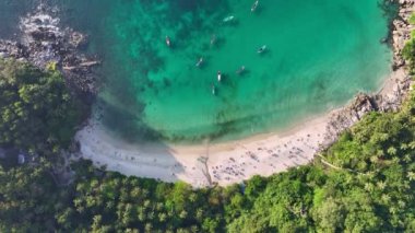 Muhteşem deniz kıyısı güzel deniz, güzel Phuket Adası Tayland 'daki Tropikal okyanus manzarası