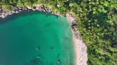 Muhteşem deniz kıyısı güzel deniz, güzel Phuket Adası Tayland 'daki Tropikal okyanus manzarası