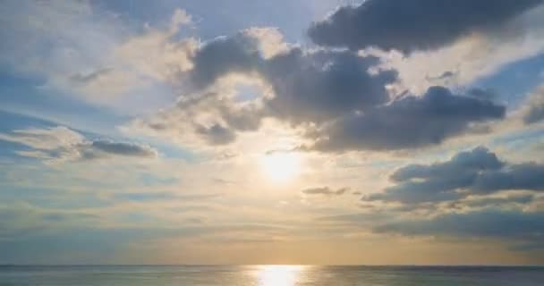 Mooie Time Lapse Van Majestueuze Zonsondergang Hemel Boven Het Zeelandschap — Stockvideo