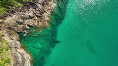 Muhteşem deniz kıyısı güzel deniz, güzel Phuket Adası Tayland 'daki Tropikal okyanus manzarası
