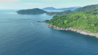 Muhteşem deniz kıyısı güzel deniz, güzel Phuket Adası Tayland 'daki Tropikal okyanus manzarası