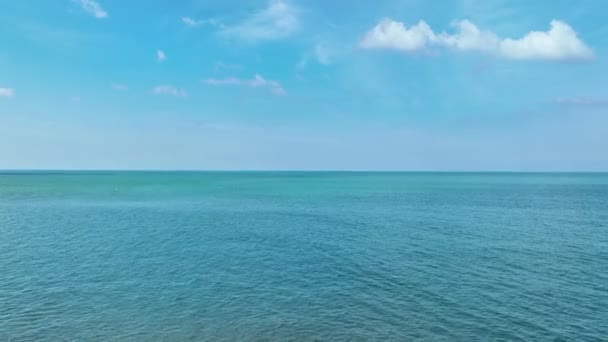 夏季美丽的大海 无人驾驶相机拍摄的镜头 神奇的海背景 — 图库视频影像