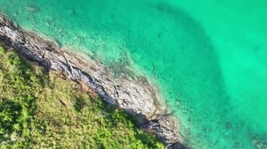 Muhteşem deniz kıyısı güzel deniz, güzel Phuket Adası Tayland 'daki Tropikal okyanus manzarası