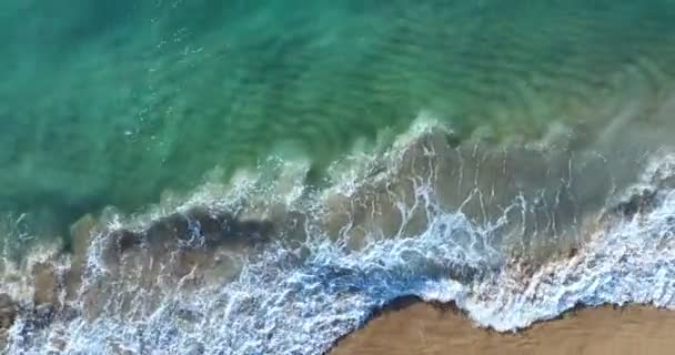 Sea Waves Water Surface Dynamic Shot Aerial View Colorful Sea — Wideo stockowe