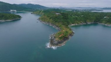 Muhteşem deniz kıyısı güzel deniz, güzel Phuket Adası Tayland 'daki Tropikal okyanus manzarası