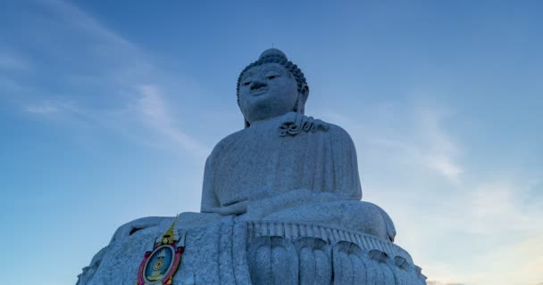 Phuket Tayland Daki Büyük Buda Heykelinin Üzerinde Inanılmaz Bir Gün — Stok video