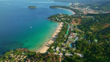 Phuket Adası Tayland 'daki Kata, Karon plaj manzaralı, Phuket Tayland' daki güzel manzaralı güzel manzaralı güzel manzaralı hava manzaralı manzara manzaralı manzara.
