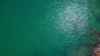 Muhteşem deniz kıyısı güzel deniz, güzel Phuket Adası Tayland 'daki Tropikal okyanus manzarası