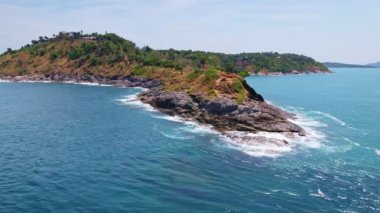 Muhteşem deniz kıyısı güzel deniz, güzel Phuket Adası Tayland 'daki Tropikal okyanus manzarası