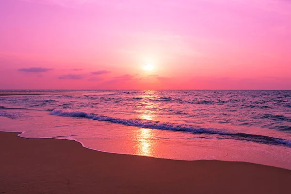 Matahari Terbenam Atau Matahari Terbit Awan Langit Atas Laut Sinar Stok Foto