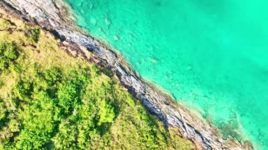 Muhteşem deniz kıyısı güzel deniz, tropikal okyanus manzarası güzel Phuket adası Tayland 'da, en iyi deniz manzarası