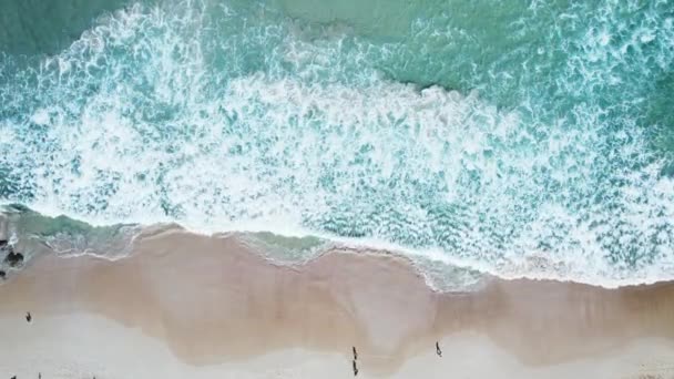 夏季美丽的海 迷人的海背景 顶级海滩高角镜 — 图库视频影像