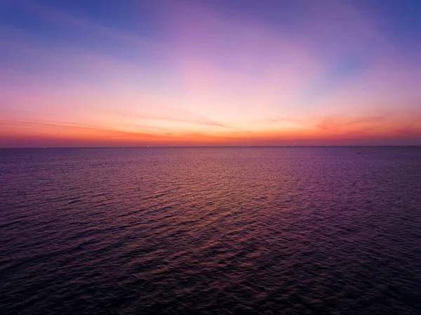 Prachtige Zee Zonsondergang Zonsopgang Licht Hemel Boven Zee Het Zomerseizoen — Stockfoto