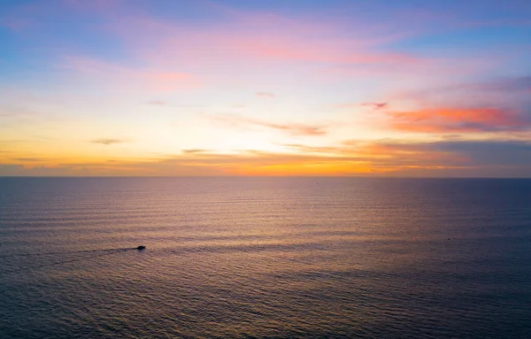 Prachtige Zee Zonsondergang Zonsopgang Licht Hemel Boven Zee Het Zomerseizoen — Stockfoto