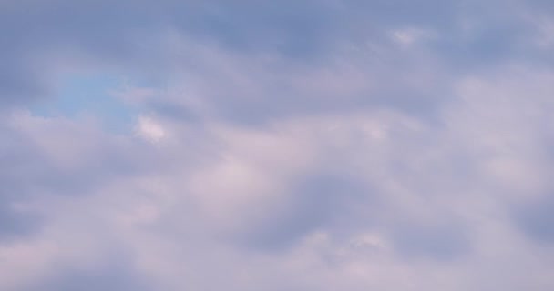 Céu Azul Nuvens Brancas Paisagem Turva Timelapse Verão Incrível Céu — Vídeo de Stock