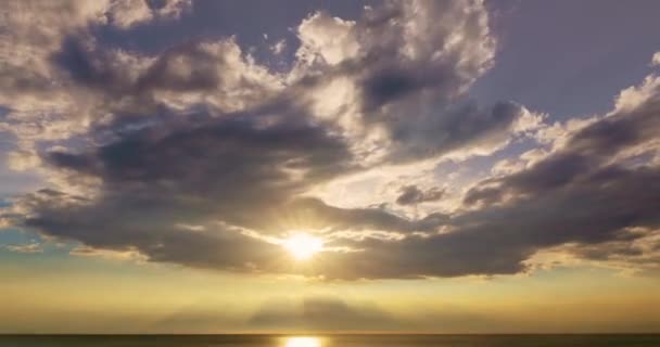 Dramatik Kara Bulutlar Arkaplan Güzel Zaman Atlaması Muhteşem Güneş Doğuşu — Stok video