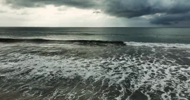 Vista Aérea Mar Escuro Oceano Superfície Incrível Mar Natureza Fundo — Vídeo de Stock