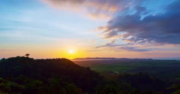 해돋이 아름다운 햇살이나 타이의 놀라운 — 비디오