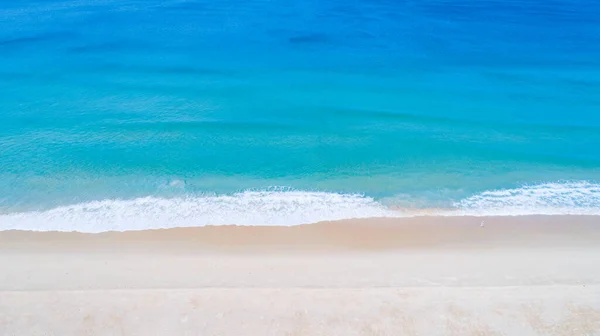 Vista Superior Coloridas Olas Playa Mar Orilla Del Mar Increíbles —  Fotos de Stock