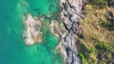 Muhteşem deniz kıyısı güzel deniz, Tropikal okyanus manzarası güzel Phuket Adası Tayland 'da, güzel deniz yaz arkaplanı