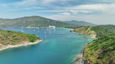 Muhteşem deniz kıyısı güzel deniz, Tropikal okyanus manzarası güzel Phuket Adası Tayland 'da, güzel deniz yaz arkaplanı