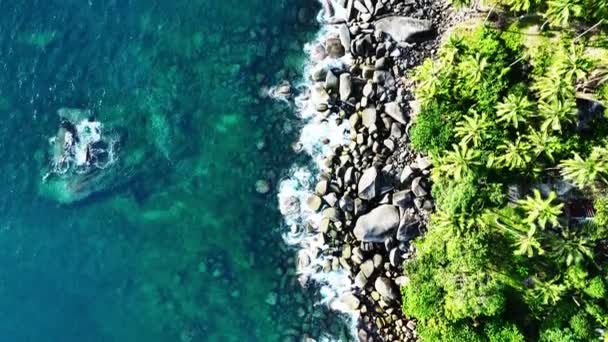 Удивительное Море Берегу Прекрасный Вид Воздуха Океан Красивом Острове Пхукет — стоковое видео