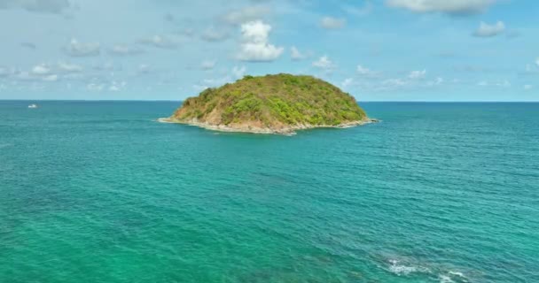 美丽的海滨美丽的大海 美丽的泰国普吉岛热带海洋的空中景观 美丽的夏季背景 — 图库视频影像