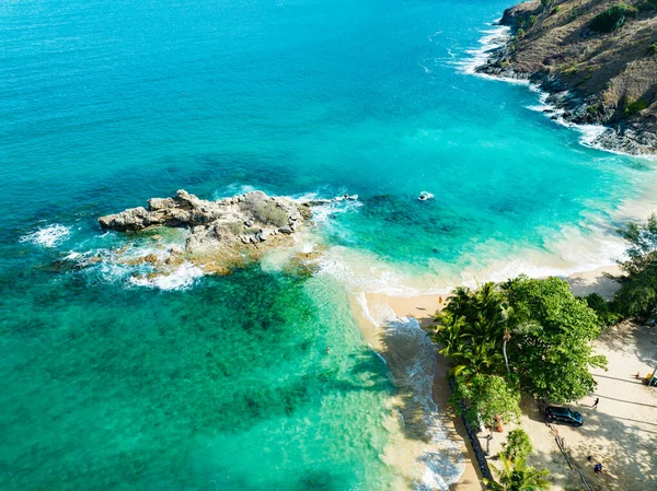 Widok Lotu Ptaka Piękną Tropikalną Plażę Morze Palmami Kokosowymi Wyspie — Zdjęcie stockowe