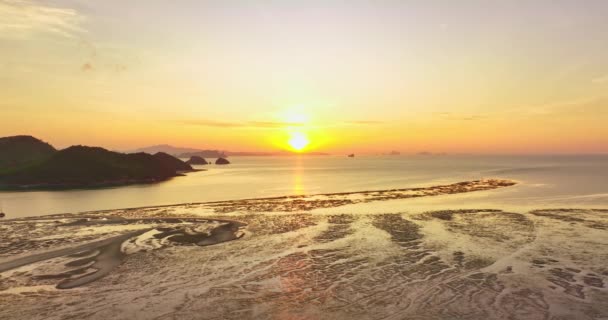 Uitzicht Vanuit Lucht Prachtig Uitzicht Zonsondergang Het Zeeoppervlak Prachtige Golf — Stockvideo