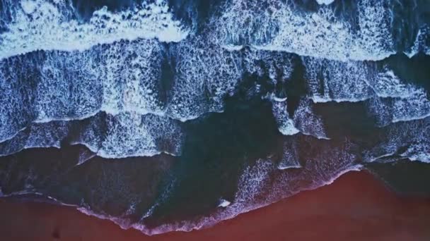 Вид Зверху Красивий Морський Літній Пейзаж Хвилі Поверхні Морської Води — стокове відео