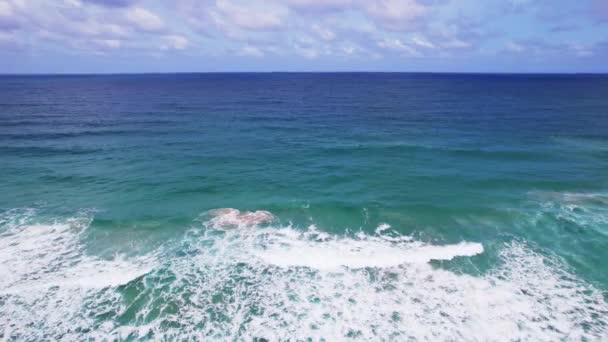 Vista Superior Hermoso Paisaje Verano Mar Olas Superficie Agua Mar — Vídeos de Stock