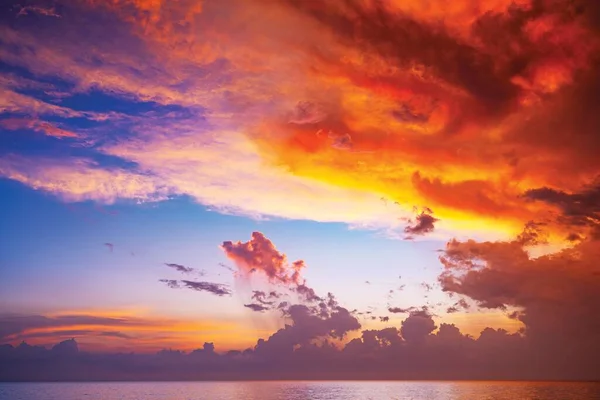 Landscape Long Exposure Majestic Clouds Sky Sunset Sunrise Sea Reflection — Fotografia de Stock