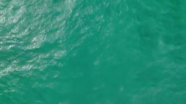 Волны Поверхности Моря Волны Разбивающиеся Пены Брызги Океане Кинематографический Фон — стоковое видео