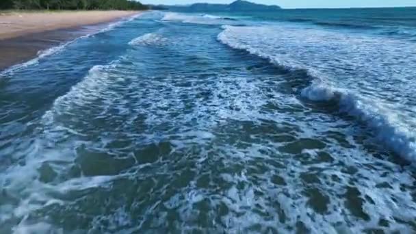 波海水面高品質ビデオ鳥の目のビュー海の自然背景 — ストック動画