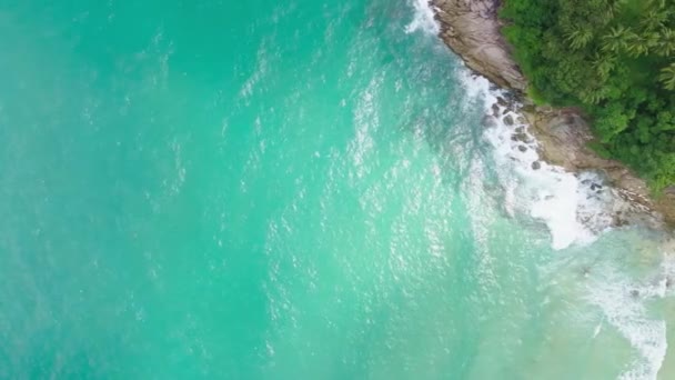 ทะเลท งคล นใหญ ชนก ทะเล ทะเล มมองทางอากาศโดรน ณภาพส งของพ นหล — วีดีโอสต็อก