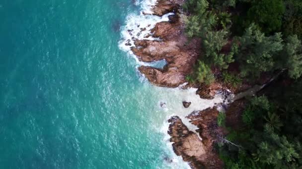 Letecký Pohled Dron Kamera Mořského Pobřeží Skály Oceánu Krásný Mořský — Stock video