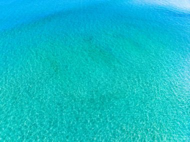 Dalgalar deniz suyu yüzeyi arka planı, yüksek kaliteli deniz manzarası, kuş bakışı okyanus manzarası, deniz dalgaları su arka planı